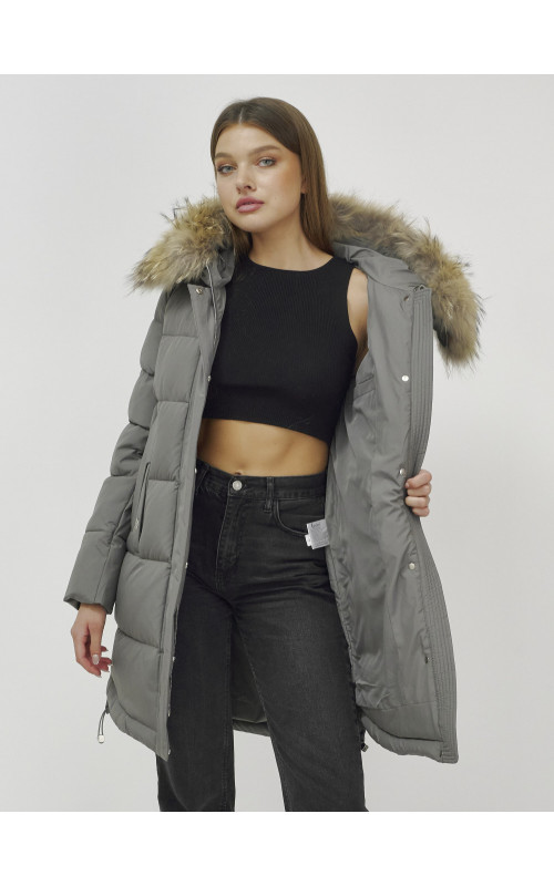 Женская зимняя куртка с мехом.