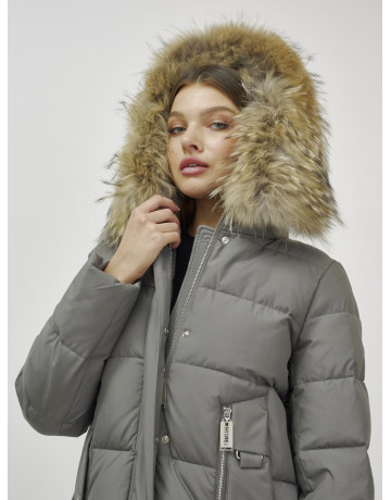 Женская зимняя куртка с мехом.