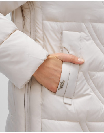 Женский зимний пуховик с капюшоном, бежевый. в Тюмени