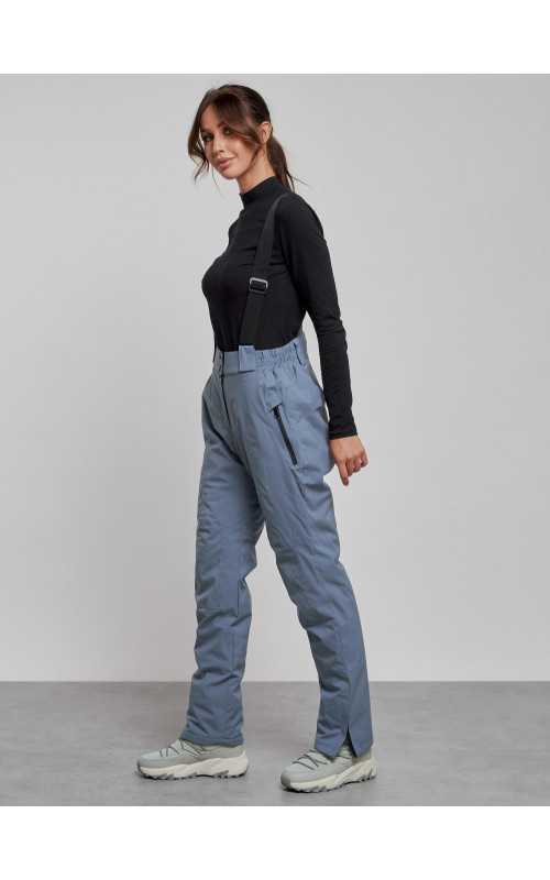 Женский горнолыжный костюм для зимних видов спорта.