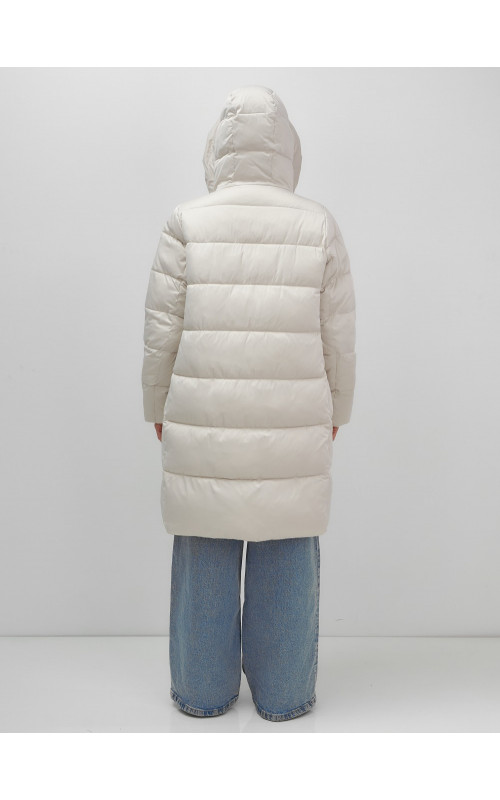 Длинный зимний пуховик для женщин с капюшоном.