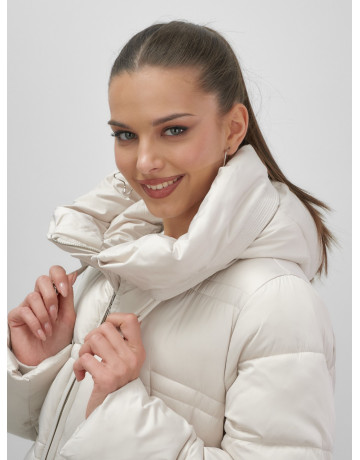 Длинный зимний пуховик для женщин с капюшоном.