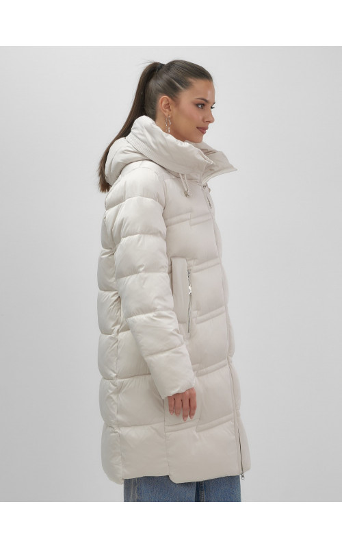 Длинный зимний пуховик для женщин с капюшоном.
