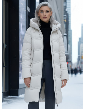 Длинный зимний пуховик для женщин с капюшоном.