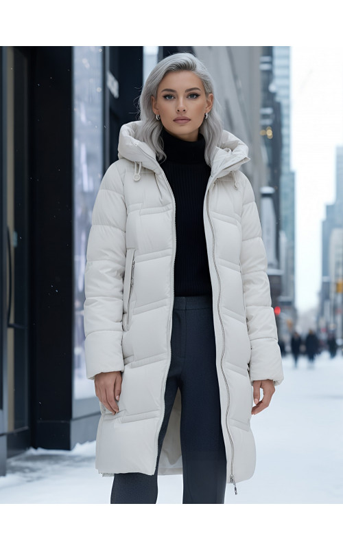 Длинный зимний пуховик для женщин с капюшоном.