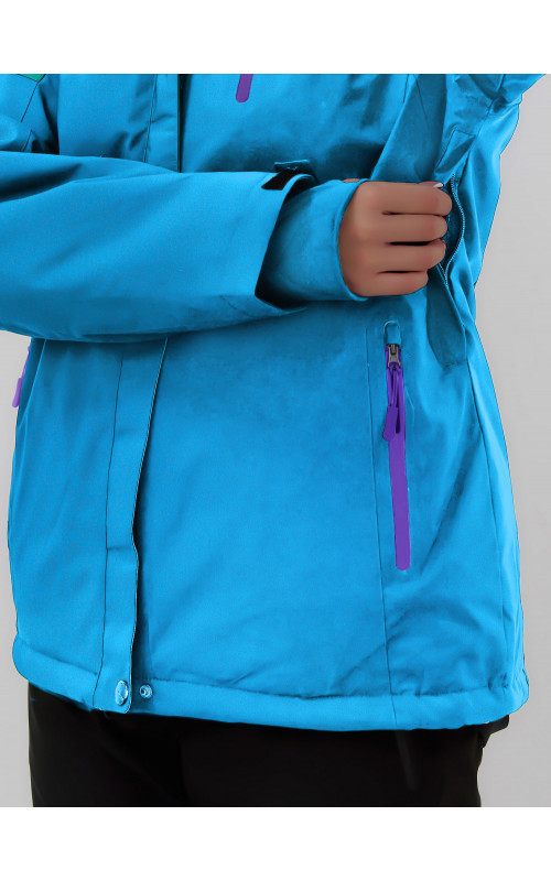 Женский зимний горнолыжный костюм для комфортных зимних приключений.