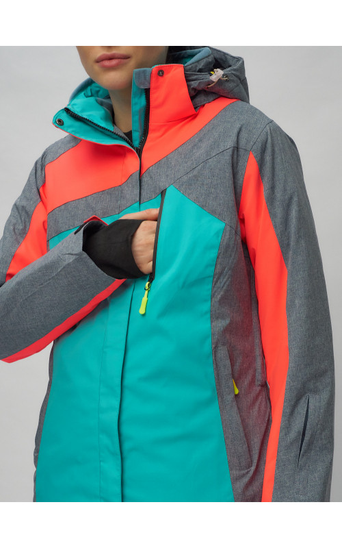 Женский горнолыжный костюм зимний.