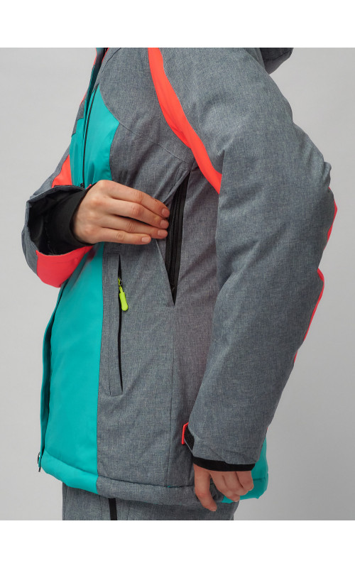 Женский горнолыжный костюм зимний.