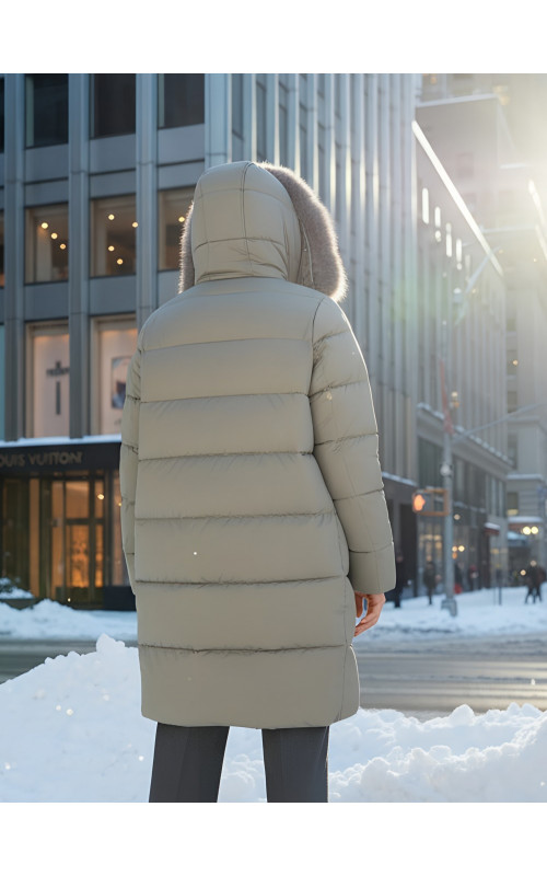 Длинный пуховик премиум-класса с мехом песца.