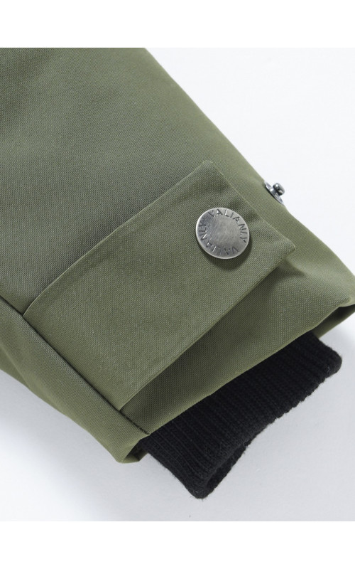 Зимняя парка для мальчика-подростка с мехом енота.