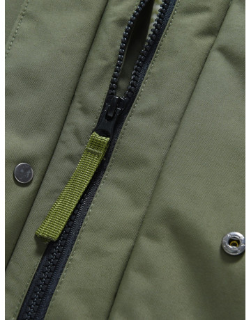 Зимняя парка для мальчика-подростка с мехом енота.