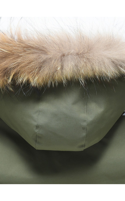 Зимняя парка для мальчика-подростка с мехом енота.