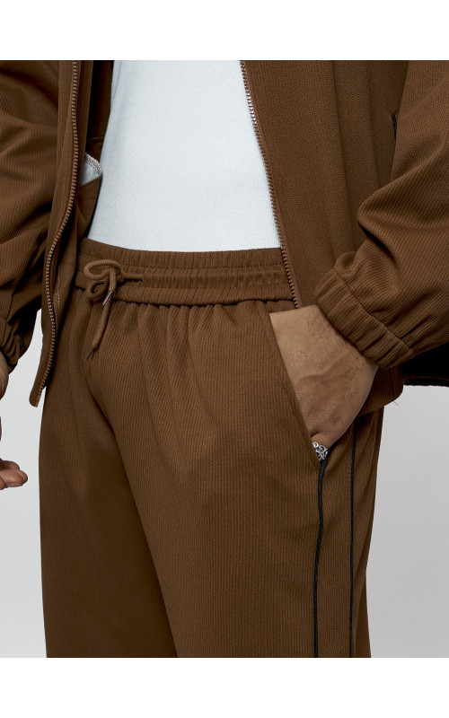 Спортивный костюм мужской оригинал, коричневый, для активного отдыха. в Тюмени