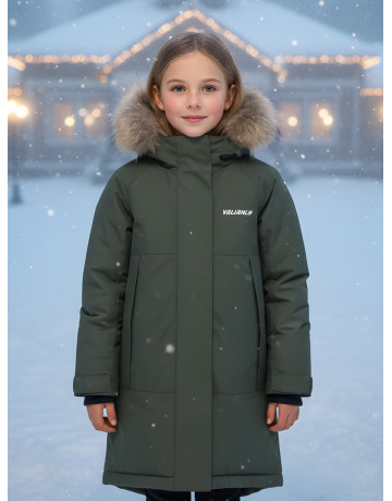 Тёплая парка для девочки с регулируемой посадкой.