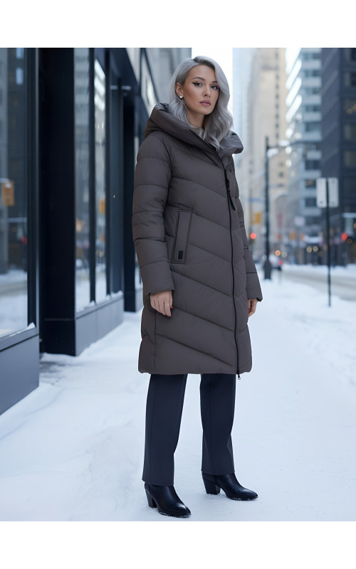 Длинный женский пуховик с капюшоном для осени и зимы