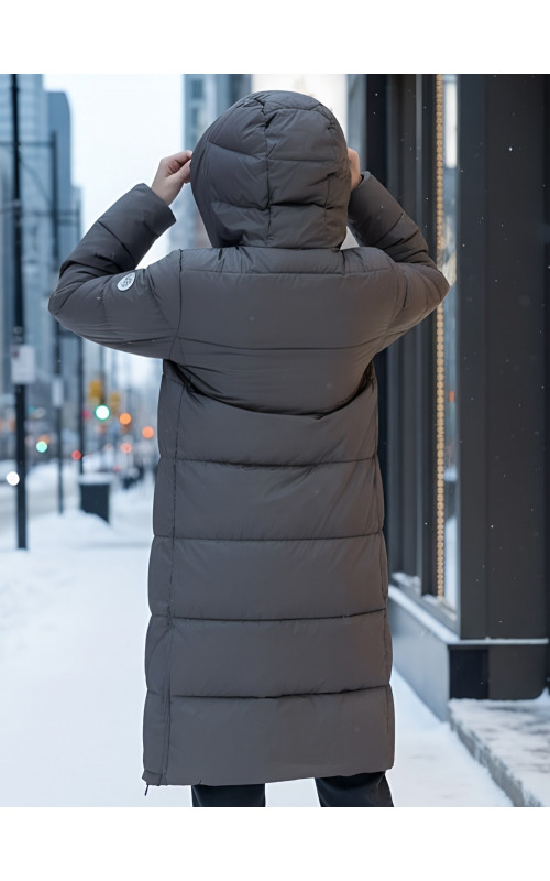Длинный женский пуховик с капюшоном для осени и зимы