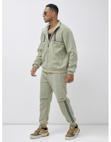 Мужской спортивный комплект: олимпийка и джоггеры для активного образа жизни.