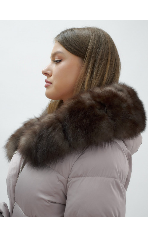 Длинный женский пуховик с мехом песца