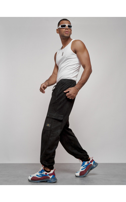 Мужские спортивные штаны прямого кроя из бархатного трикотажа.