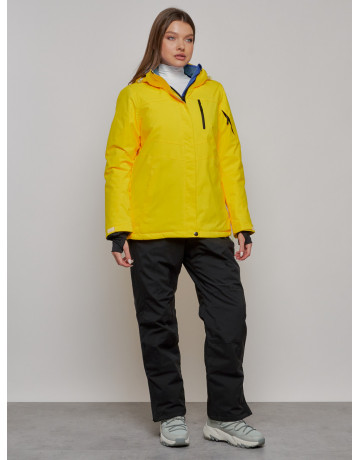 Зимний горнолыжный костюм для женщин.