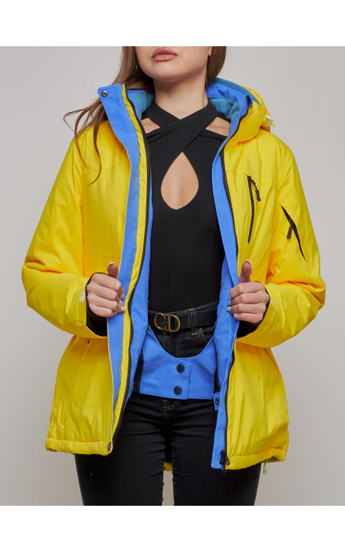 Зимний горнолыжный костюм для женщин.