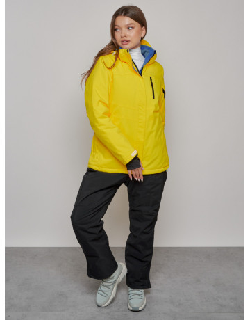 Зимний горнолыжный костюм для женщин.