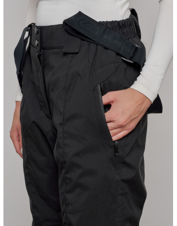 Зимний горнолыжный костюм для женщин.