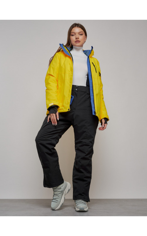 Зимний горнолыжный костюм для женщин.