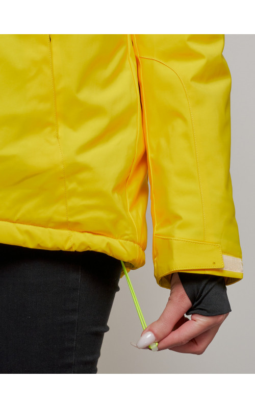 Зимний горнолыжный костюм для женщин.