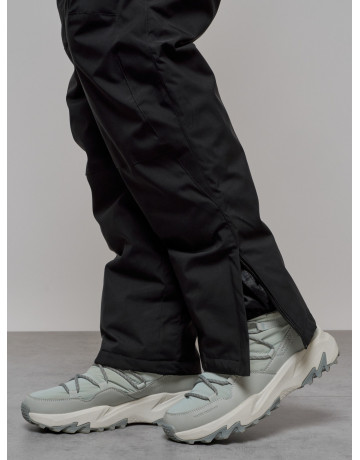 Зимний горнолыжный костюм для женщин.