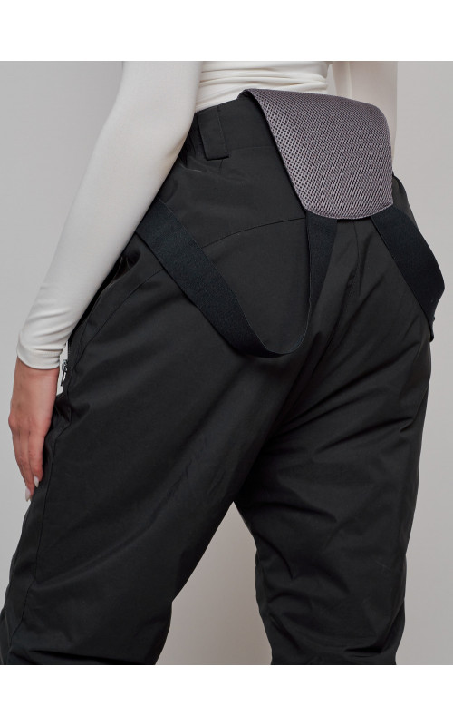 Зимний горнолыжный костюм для женщин.