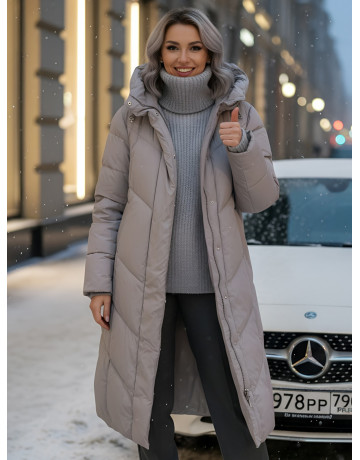 Длинный женский пуховик с капюшоном для зимы