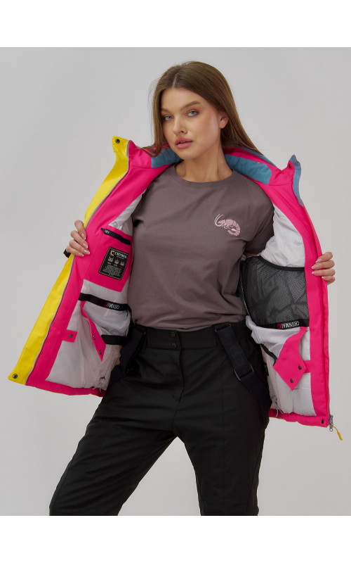 Женский горнолыжный костюм: стиль и комфорт для зимних приключений.