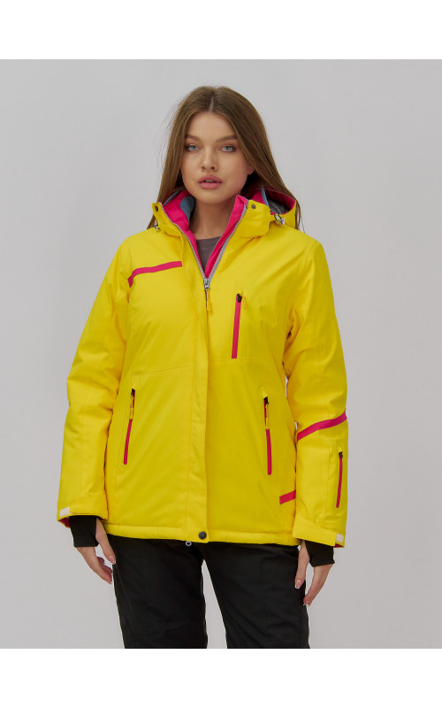 Женский горнолыжный костюм: стиль и комфорт для зимних приключений.