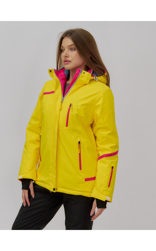 Женский горнолыжный костюм: стиль и комфорт для зимних приключений.