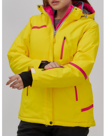 Женский горнолыжный костюм: стиль и комфорт для зимних приключений.