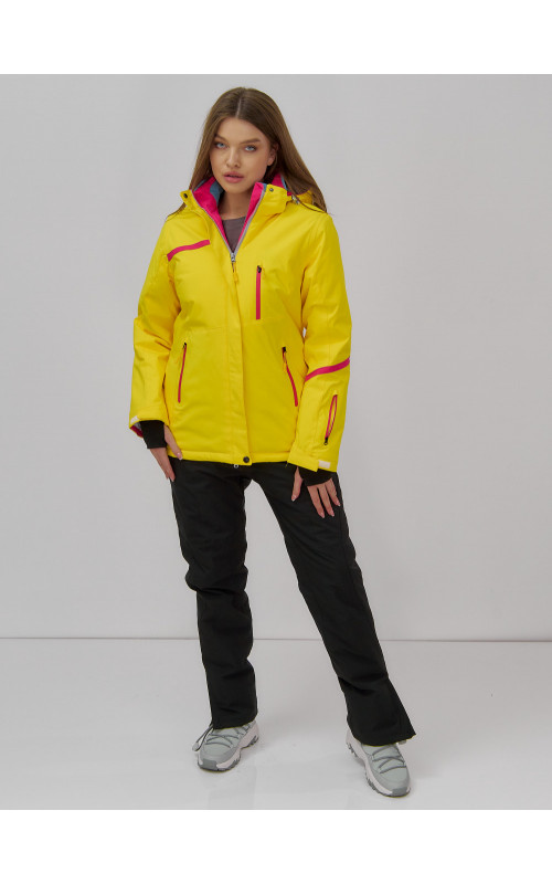 Женский горнолыжный костюм: стиль и комфорт для зимних приключений.