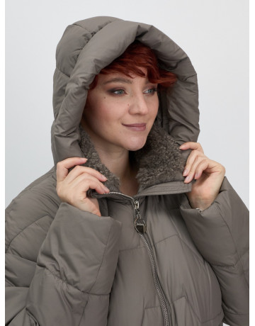 Пуховик для женщин с искусственной овчиной: стиль и тепло зимой