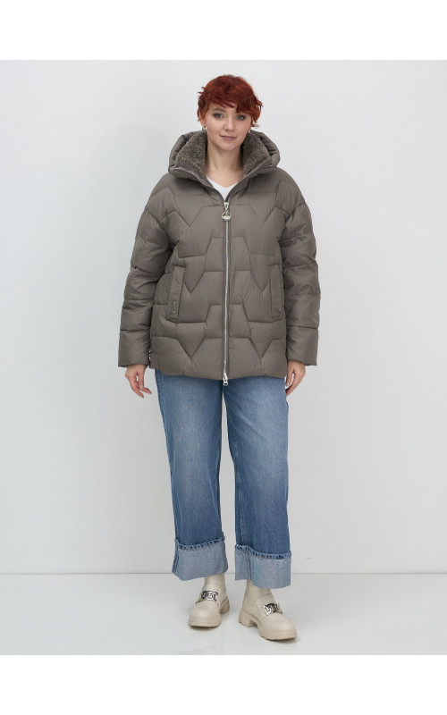 Пуховик для женщин с искусственной овчиной: стиль и тепло зимой