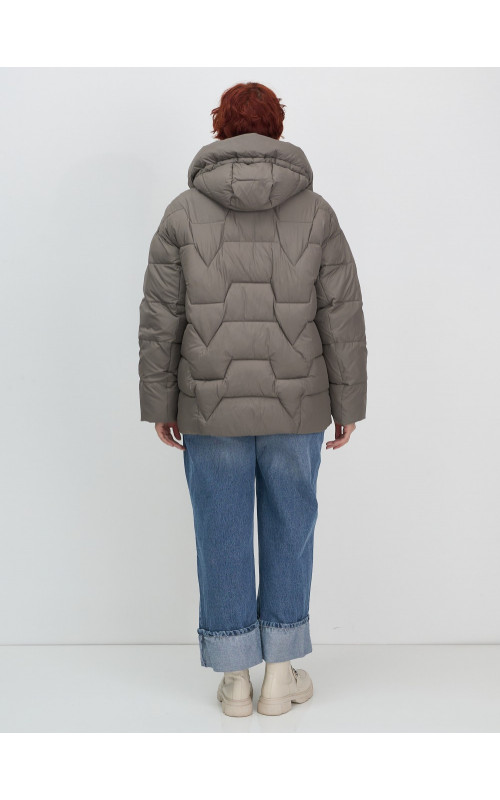 Пуховик для женщин с искусственной овчиной: стиль и тепло зимой