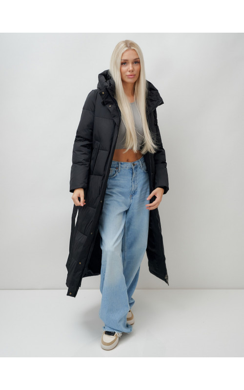 Тёплый женский пуховик с поясом и капюшоном.