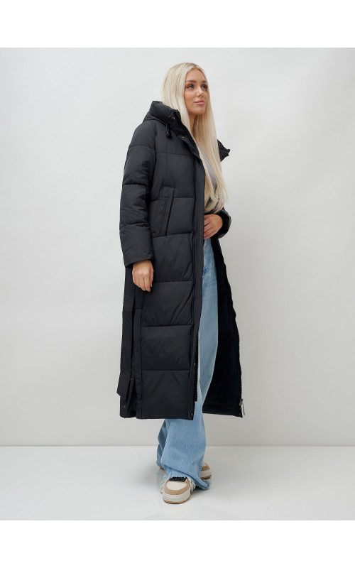 Тёплый женский пуховик с поясом и капюшоном.