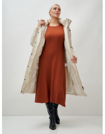 Длинный женский пуховик с капюшоном