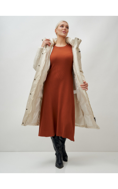 Длинный женский пуховик с капюшоном