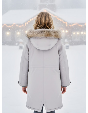 Тёплая детская парка с регулируемой посадкой.