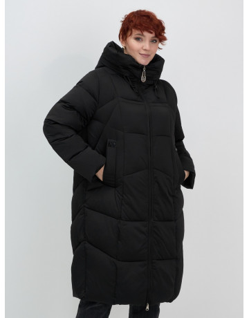 Длинный женский пуховик с капюшоном.