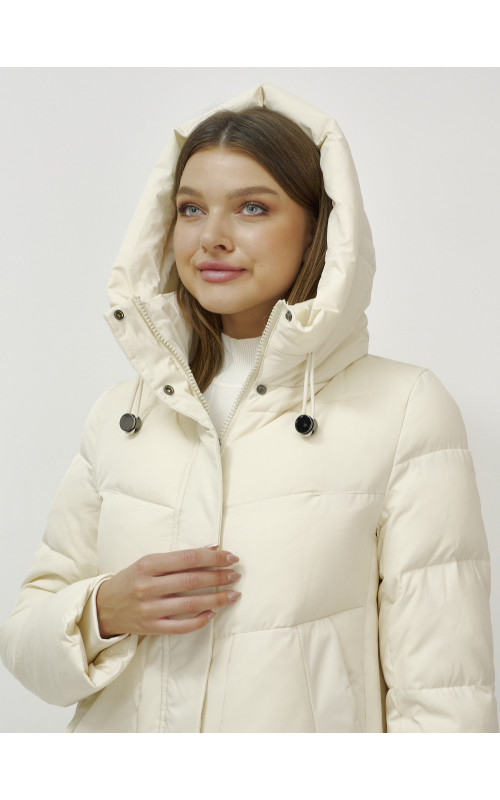 Женский зимний пуховик с капюшоном, светло-бежевый, удлинённый. в Тюмени