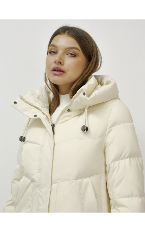 Женский зимний пуховик с капюшоном, светло-бежевый, удлинённый. в Тюмени