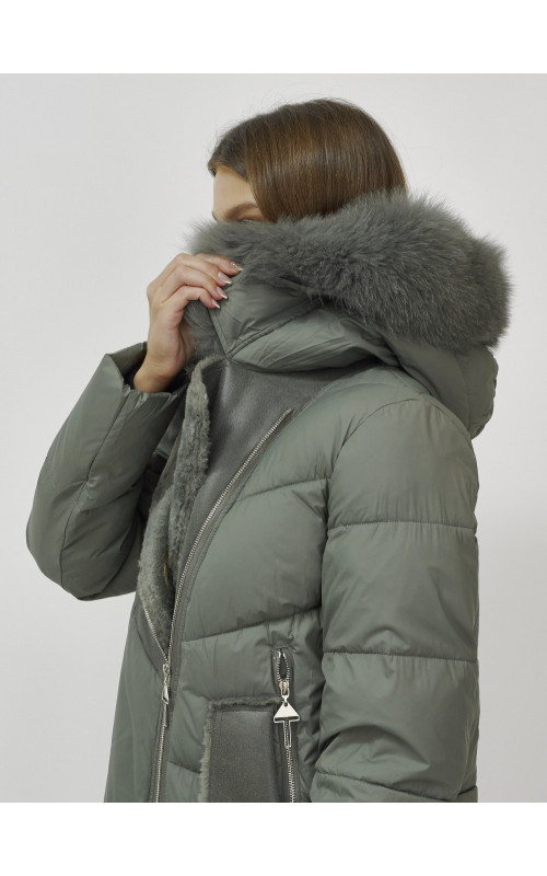 Женский зимний пуховик премиум-класса с мехом енота, зелёный. в Тюмени