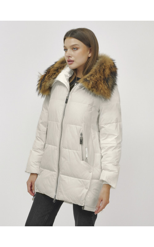 Пуховик женский зимний с мехом енот бежевый премиум в Тюмени